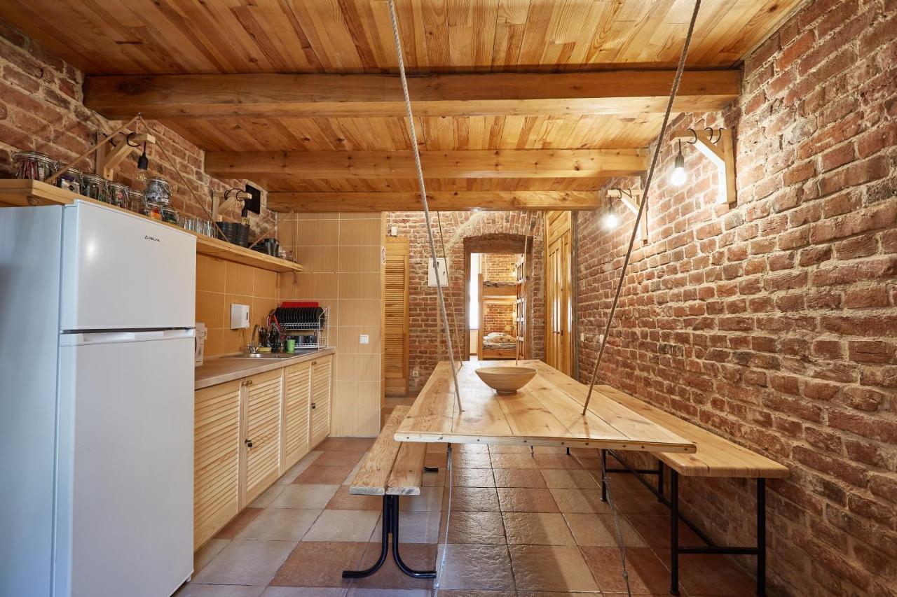 Shelter Apartment Lviv Exterior photo